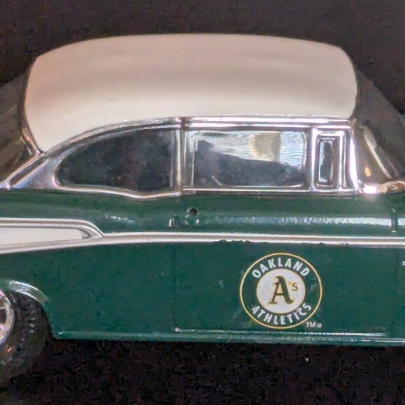 Oakland Athletics MLB Ertl Collectibles 1:24 Scale DieCast 1957 Chevy Bank - Picture 5 of 8